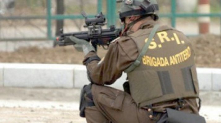 4 afgani suspectaţi de legături cu terorişti, expulzaţi din România